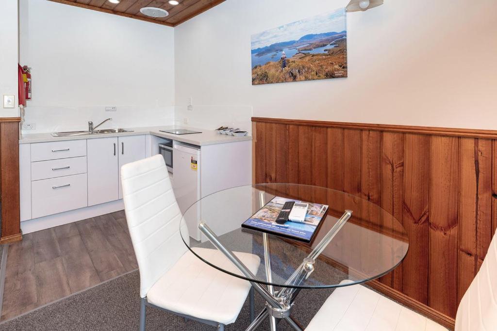 Kitty'S Cottages - Managed By Big4 Strahan Holiday Retreat Εξωτερικό φωτογραφία